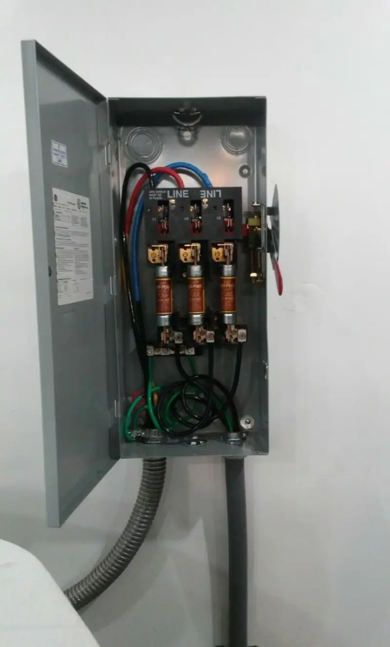 Three-phase disconnect switch installed for Electrical Wiring & Rewiring in Herculaneum
